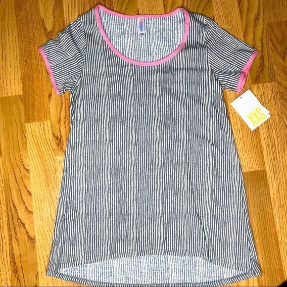 LuLaRoe Classic Tee  - Picture 1 of 4